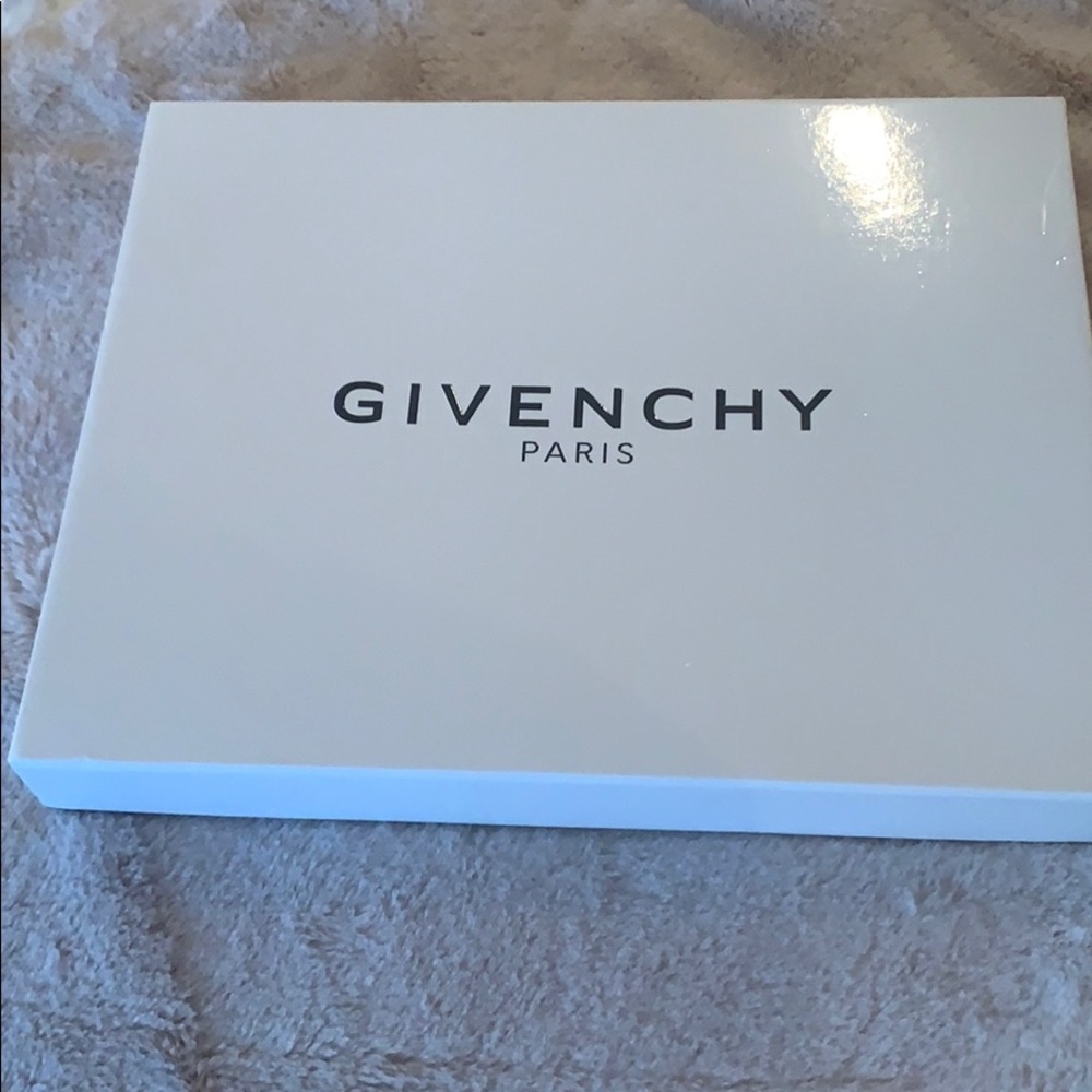 New Givenchy Emblem Large Pouch - image 6